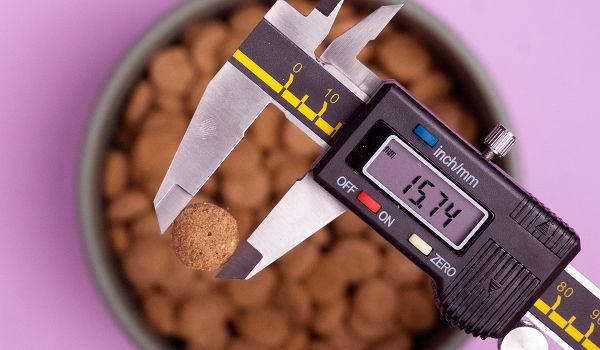Happy dog fit & vital Light Calorie Control – změřená velikost granulí