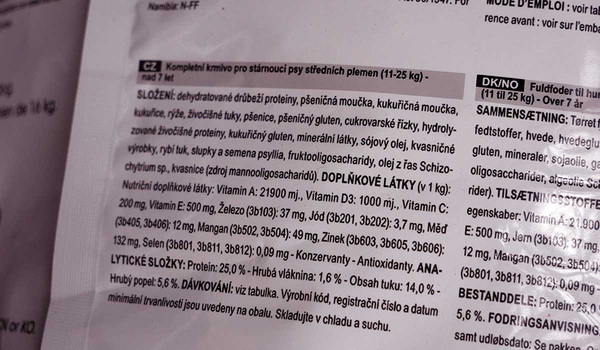 Royal Canin Adult 7+ – štítek se složením